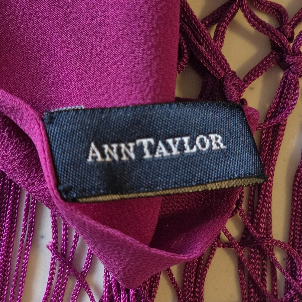 Ann Taylor 100% Silk Wrap Scarf Magenta Purple Macrame Knotted Fringe Shawl18x90